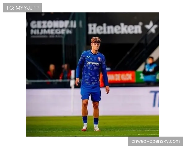 巴萨因财务压力放弃18岁荷兰中卫尼斯塔德